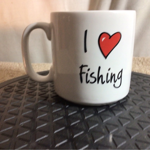 Russ Berries I HEART FISHING White W/Red Heart ceramic coffee/tea mug - Picture 8 of 10